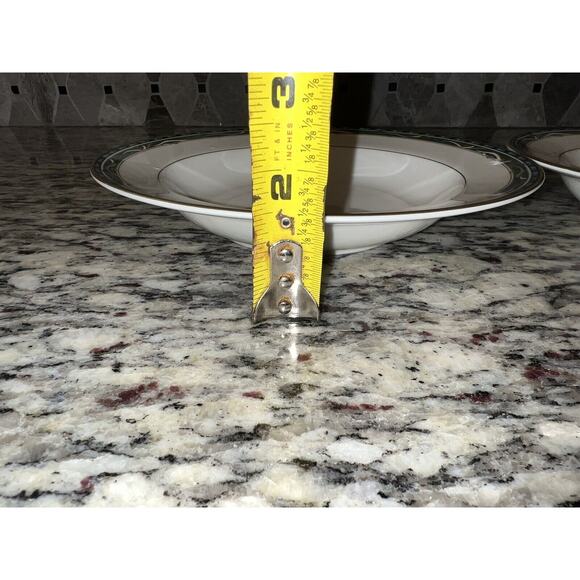 Mikasa Clarendon Rimmed Soup Bowls L3110 Set of 2 Gold Edge Fine China 8.5" Vtg - Picture 4 of 8